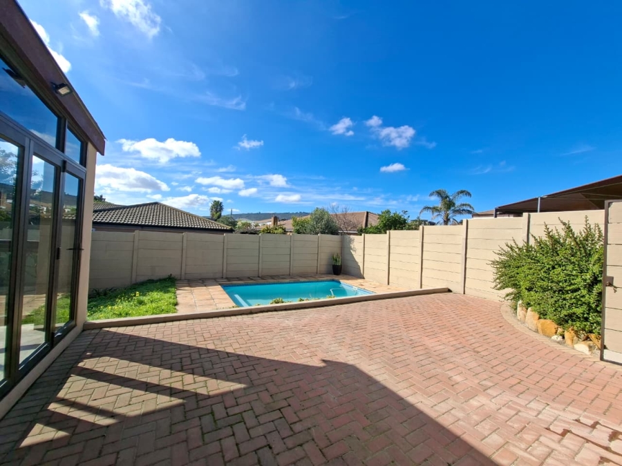 To Let 3 Bedroom Property for Rent in Jakarandas Western Cape